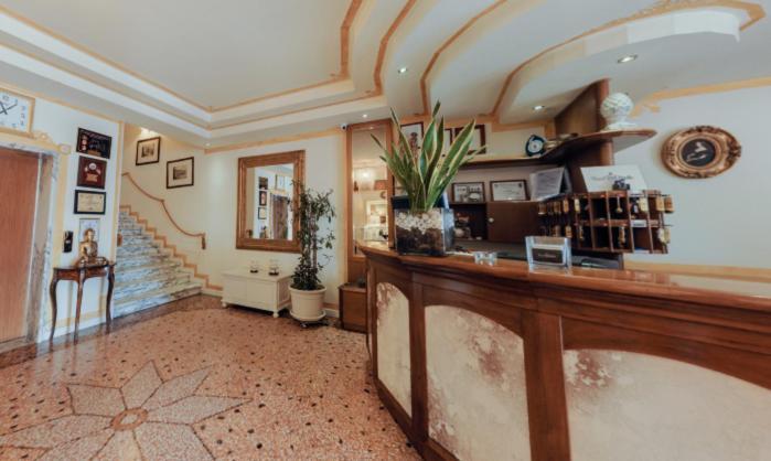 Hotel Villa Pigalle Tezze sul Brenta Kültér fotó