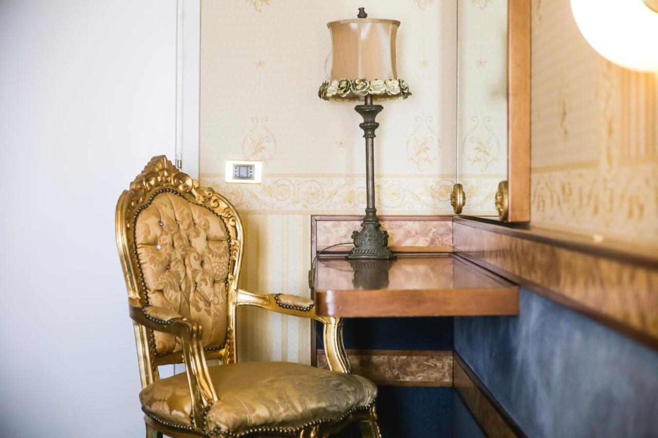 Hotel Villa Pigalle Tezze sul Brenta Kültér fotó