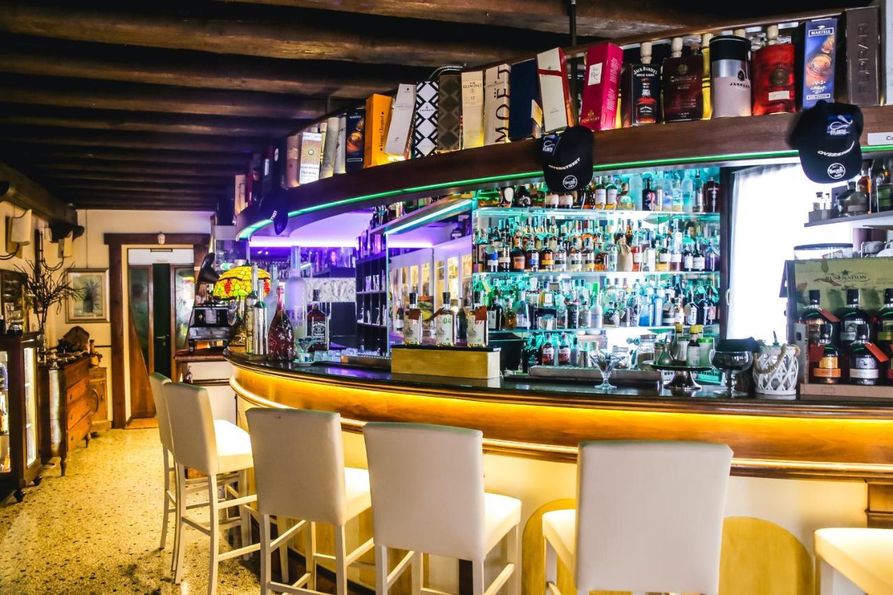 Hotel Villa Pigalle Tezze sul Brenta Kültér fotó