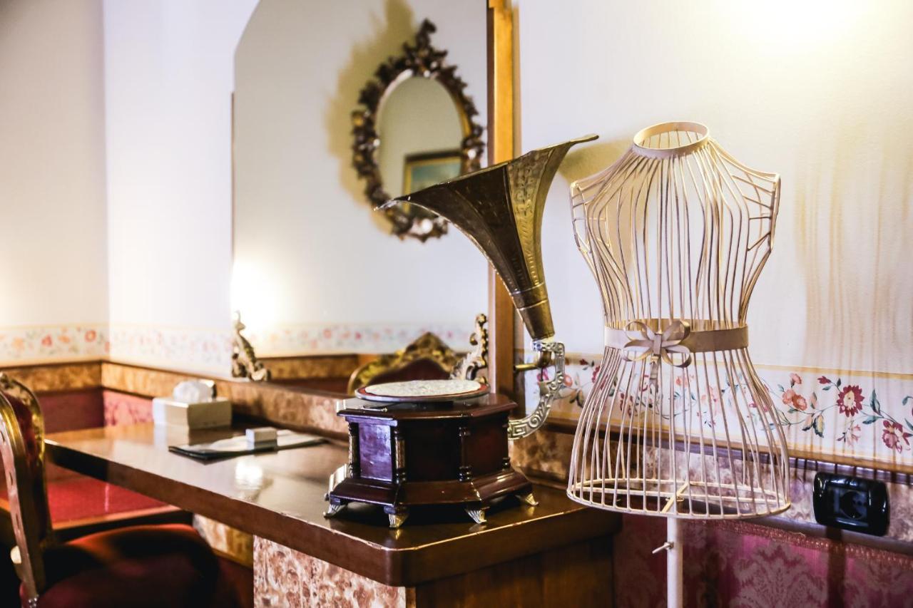 Hotel Villa Pigalle Tezze sul Brenta Kültér fotó