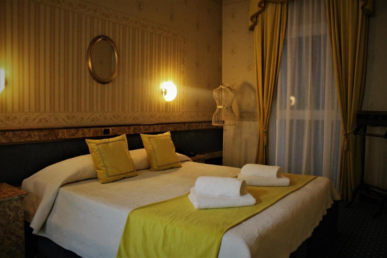Hotel Villa Pigalle Tezze sul Brenta Kültér fotó