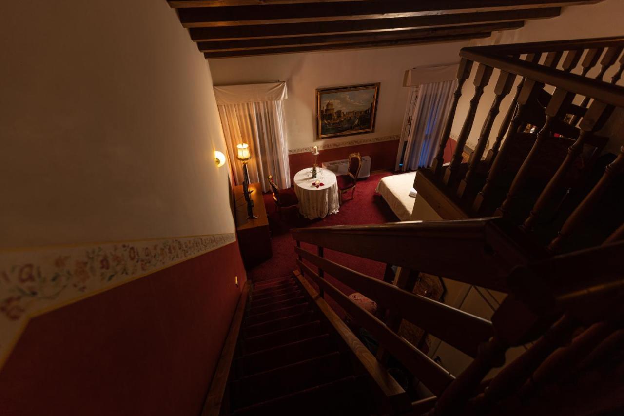 Hotel Villa Pigalle Tezze sul Brenta Kültér fotó