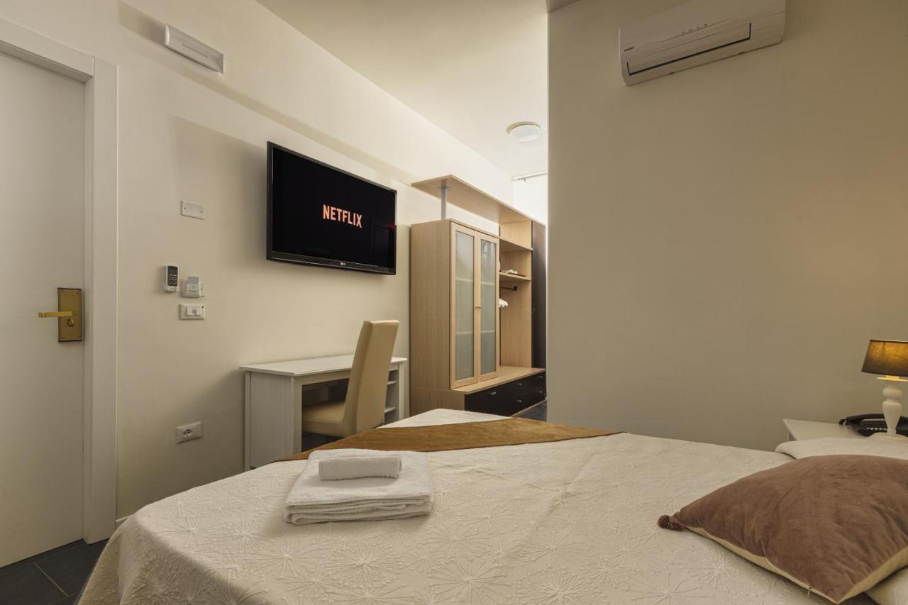Hotel Villa Pigalle Tezze sul Brenta Kültér fotó